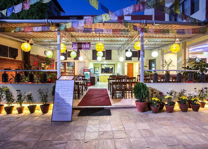 Aryatara Hotel 3*