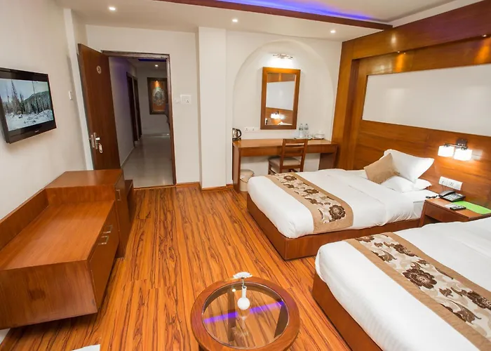 Hotel Aryatara 3*