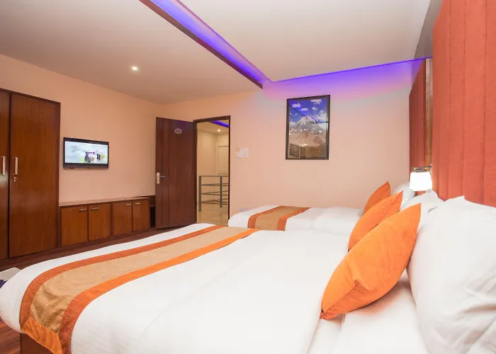 Hotel Aryatara 3*