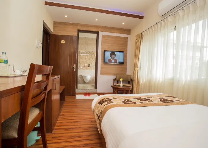 Aryatara Hotel 3*
