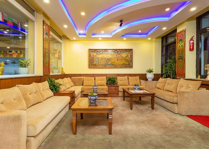 Hotel Aryatara 3*