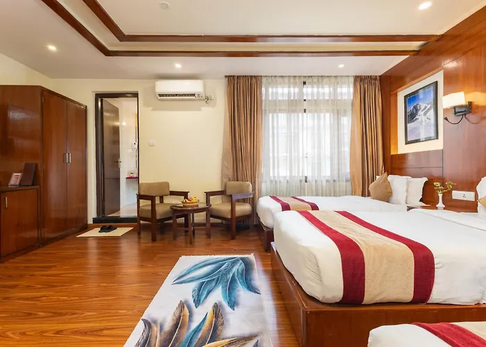 Aryatara Hotel 3*