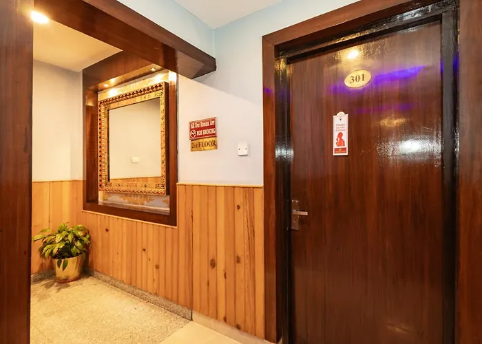 Aryatara Hotel