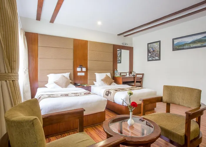 Hotel Aryatara 3*